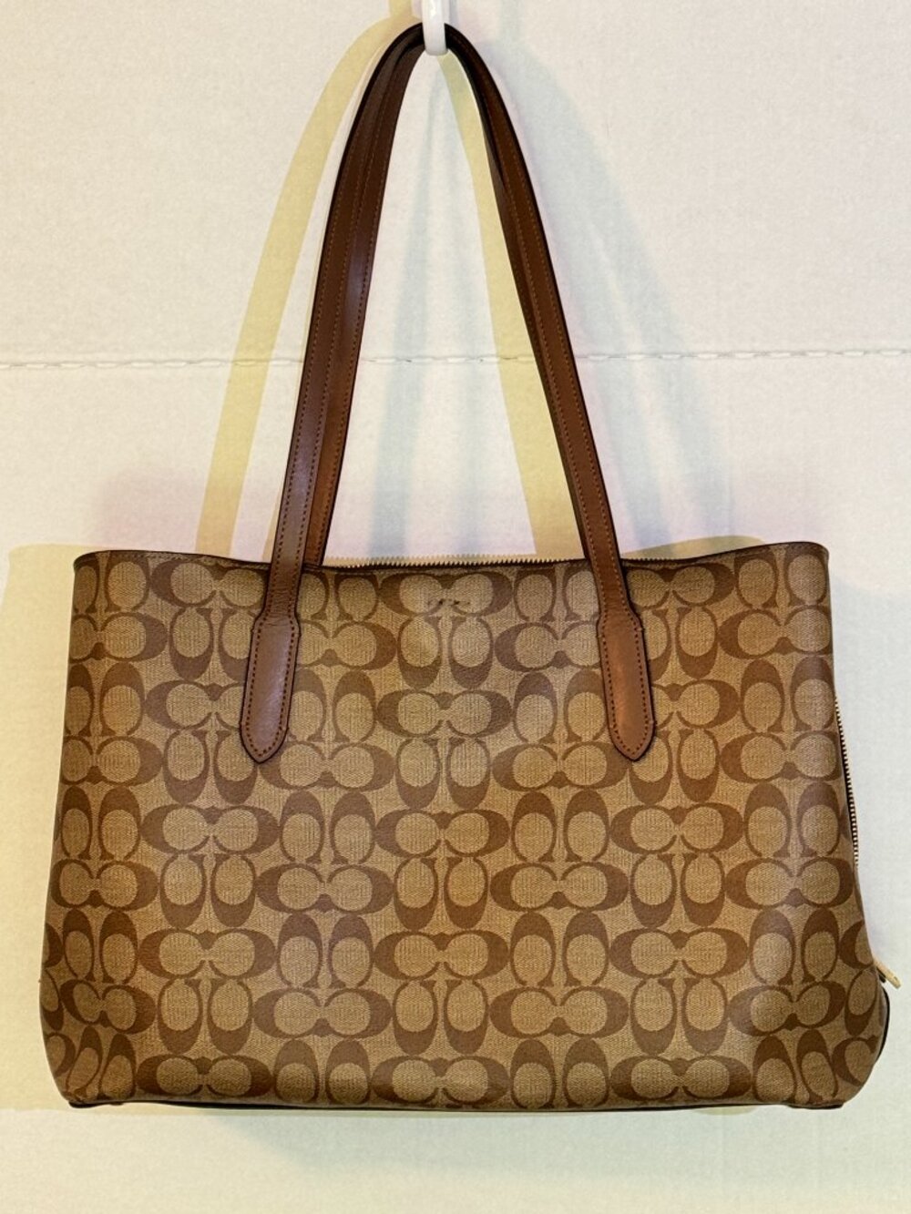 Coach Avenue Carryall Large Signature Canvas Tote Bag - Brown Pre-owned - Picture 3 of 9